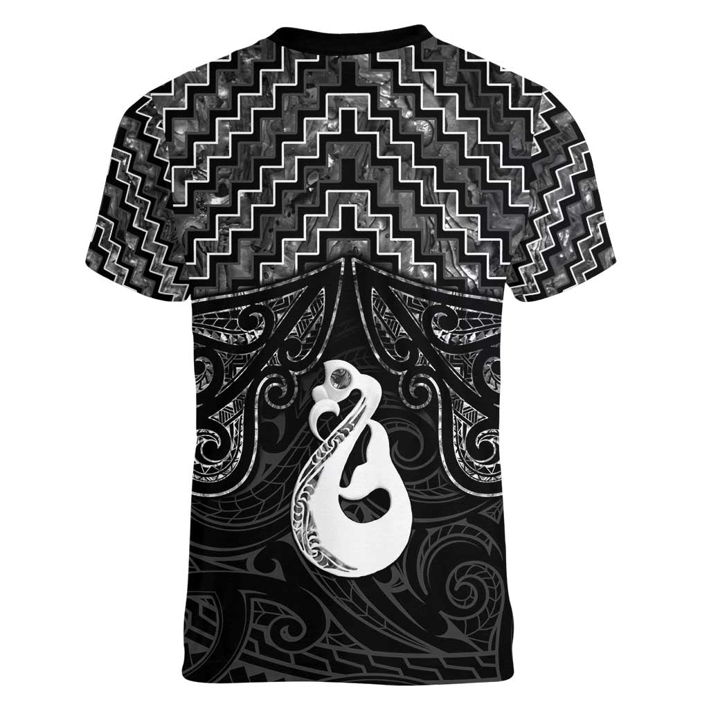 New Zealand Maori Women V-Neck T-Shirt Poutama Manaia Black Paua Shell