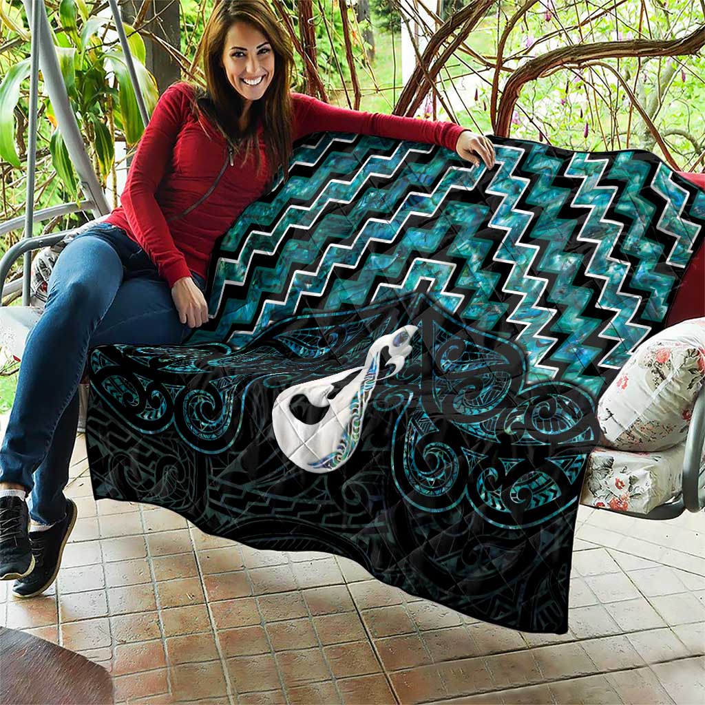 New Zealand Maori Quilt Poutama Manaia Turquoise Paua Shell