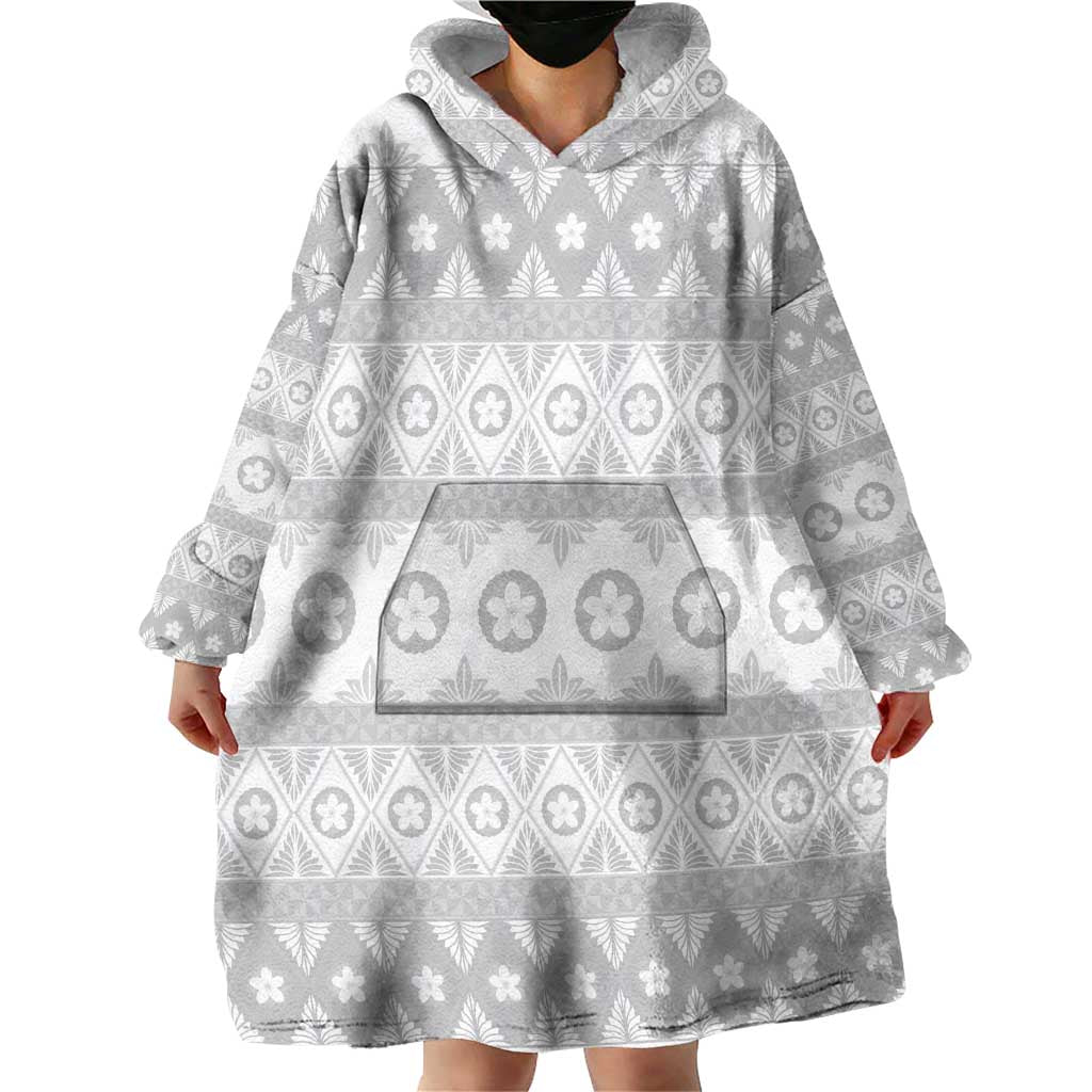 Tonga White Sunday Wearable Blanket Hoodie Tongan Ngatu Siale Pattern LT05 - Polynesian Pride
