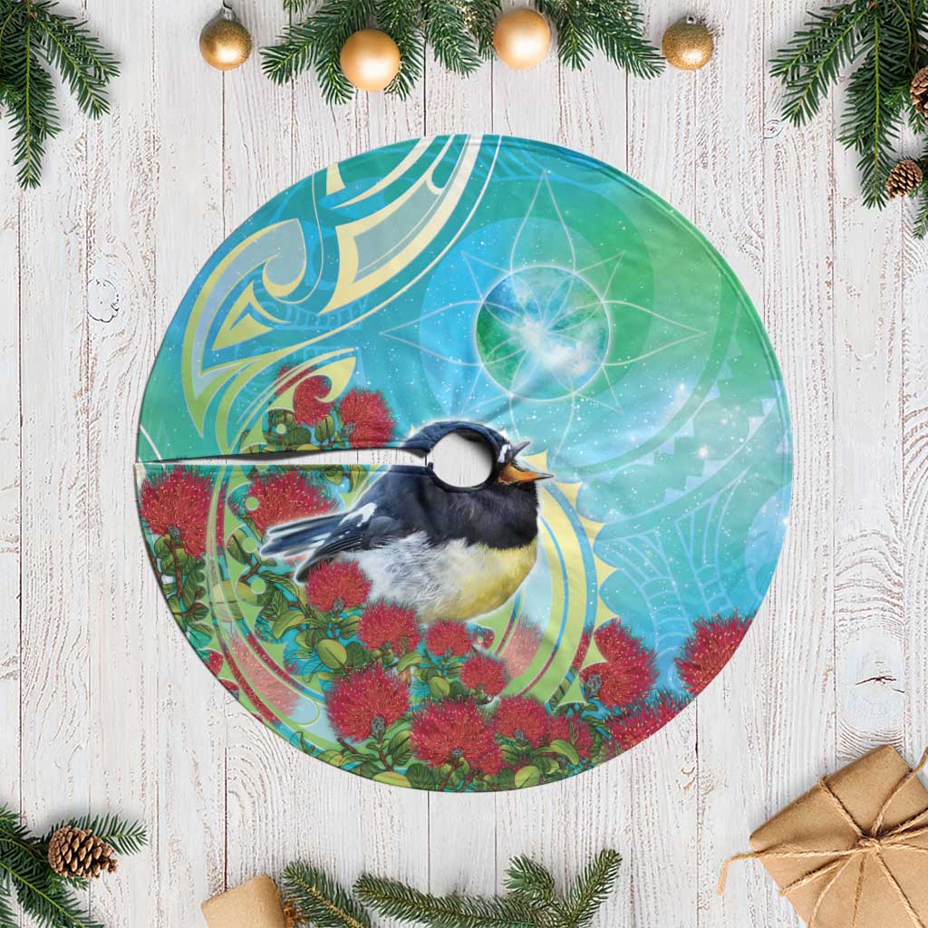 New Zealand Tomtit Tree Skirt Maori Koru With Pohutukawa Galaxy Style - Polynesian Pride