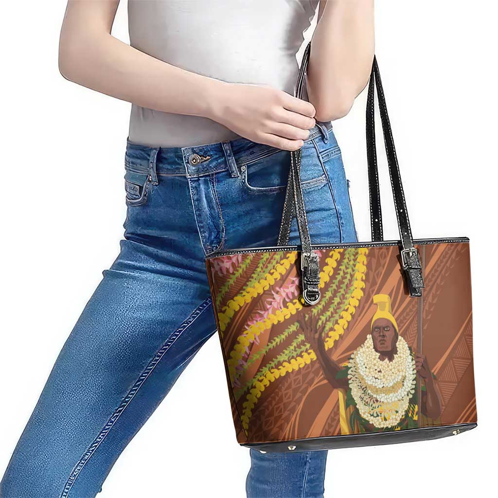 Hawaii King Kamehameha Leather Tote Bag Hawaiian Kakau Pattern With Leis