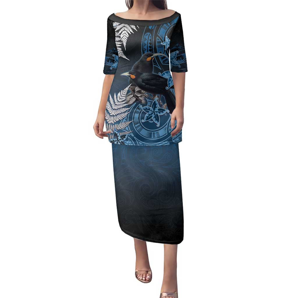 New Zealand Huia Bird Family Matching Puletasi and Hawaiian Shirt Aotearoa Maori Pattern LT05 Mom's Dress Navy - Polynesian Pride