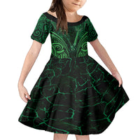 Personalised New Zealand Darts Family Matching Off The Shoulder Long Sleeve Dress and Hawaiian Shirt Green Dart Board Maori Pattern LT05 Daughter's Dress Green - Polynesian Pride