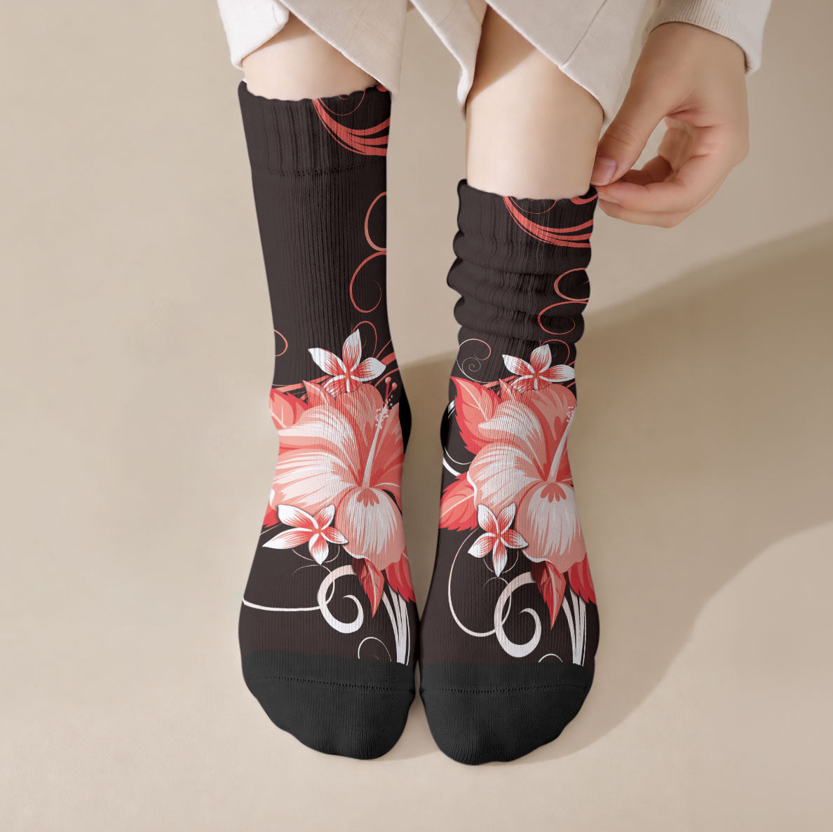 Hawaii Makahiki Kanaka Maoli Crew Socks Red Hibiscus Floral Vibes LT05 Crew Socks Red - Polynesian Pride