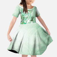 Aotearoa Maori Wahine Family Matching Off Shoulder Maxi Dress and Hawaiian Shirt Fantail Bird Green Gold Marble LT05 Daughter's Dress Green - Polynesian Pride