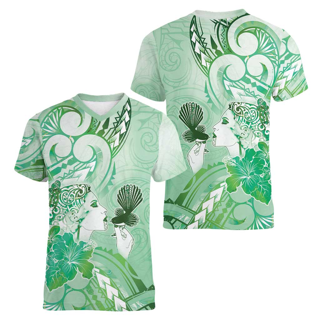 Aotearoa Maori Wahine Women V-Neck T-Shirt Fantail Bird Green Gold Marble