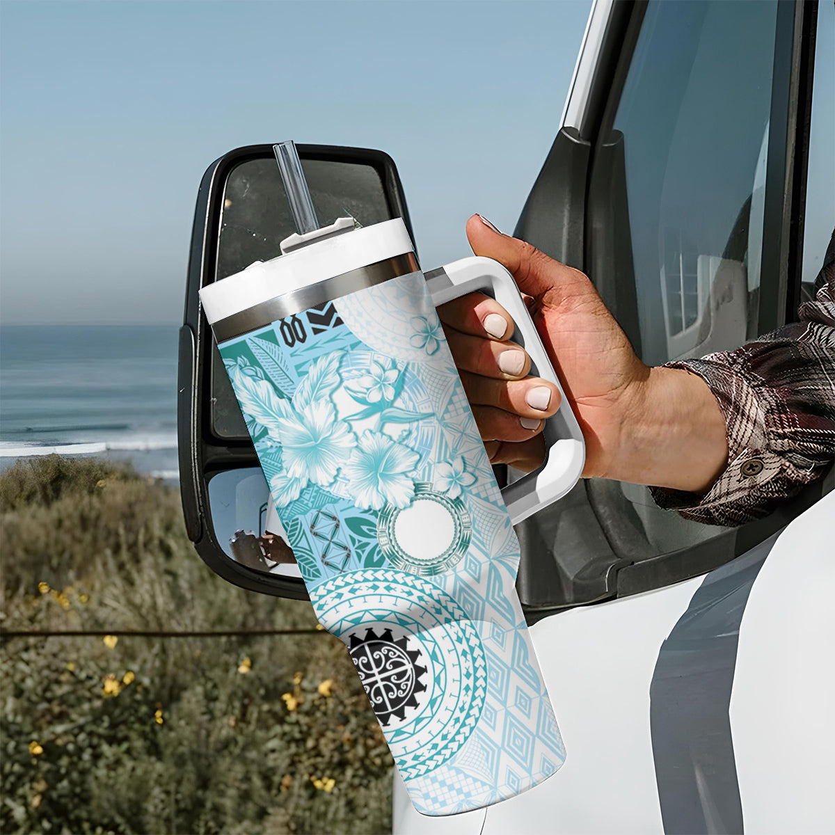 Samoa Siapo Pattern With Teal Hibiscus Tumbler With Handle