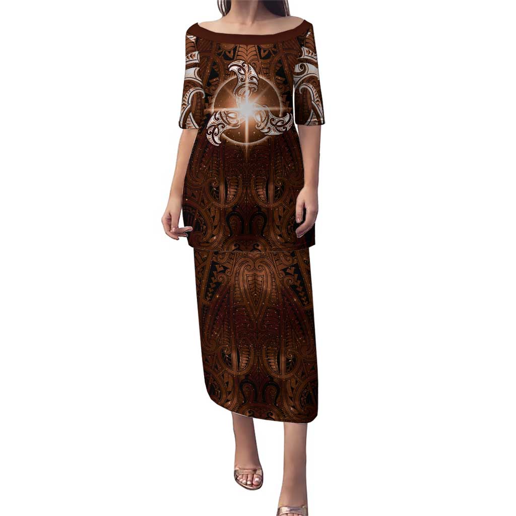 New Zealand Matariki Tupuanuku Family Matching Puletasi and Hawaiian Shirt Maori Moko Brown Galaxy LT05 Mom's Dress Brown - Polynesian Pride