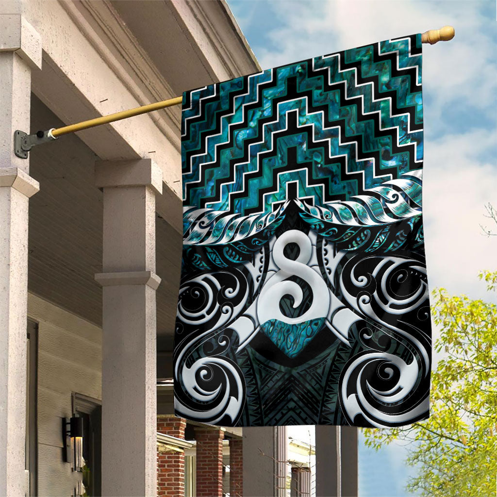 New Zealand Maori Garden Flag Poutama Pikorua - Single Twist Paua Shell