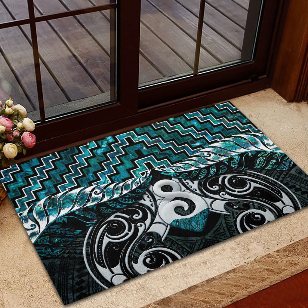 New Zealand Maori Rubber Doormat Poutama Pikorua - Single Twist Paua Shell