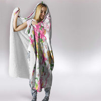 Hawaii Palaka Hooded Blanket White Tribal Pattern With Tropical Flowers - Polynesian Pride