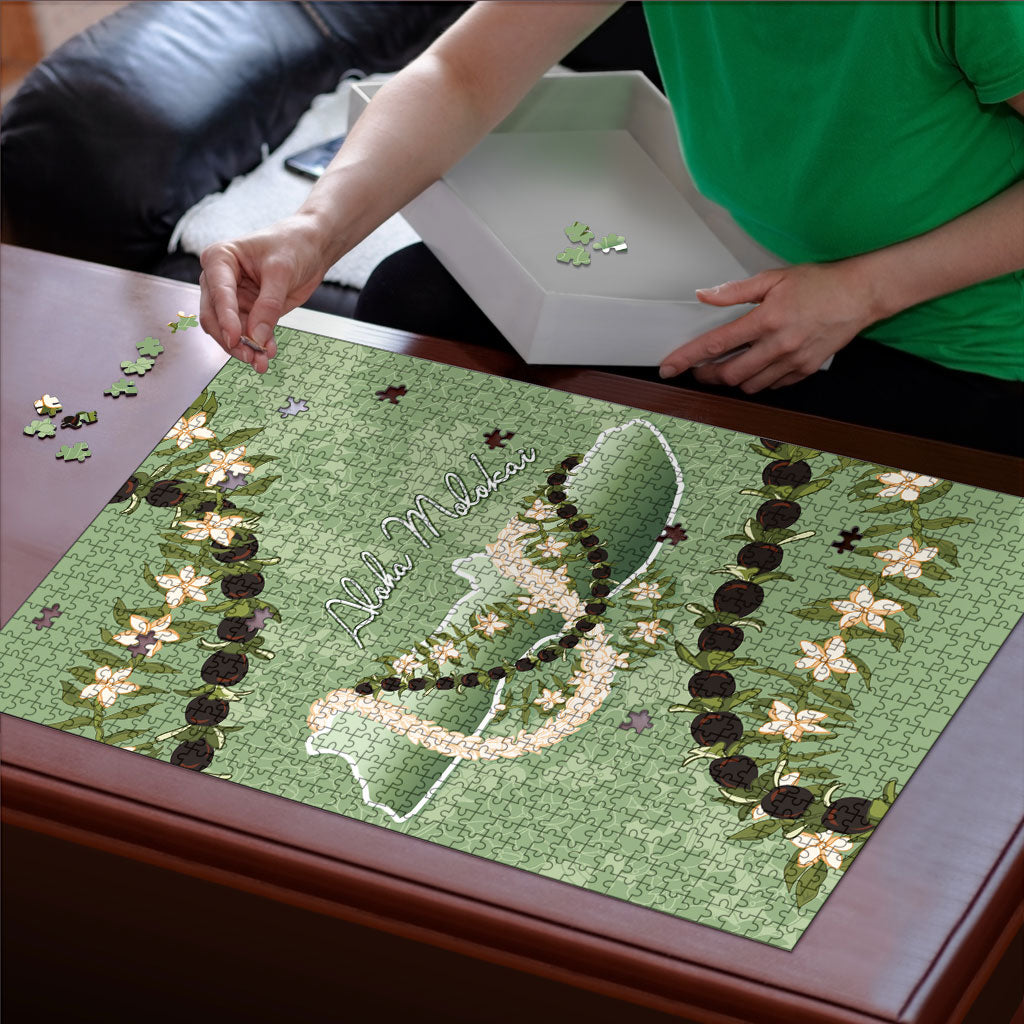 Hawaii Molokai Island Flowers Lei Puzzle Kukui Nut Mossy Green