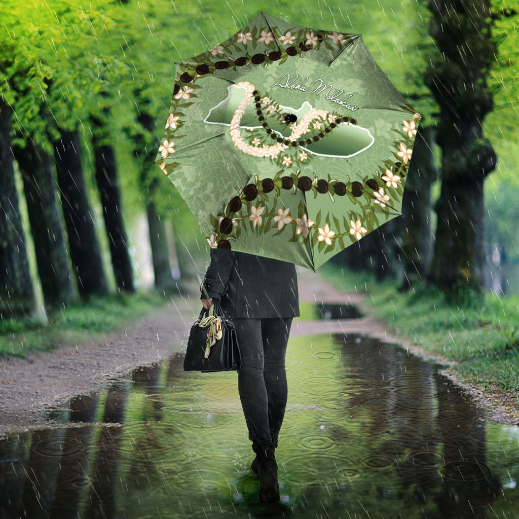 Hawaii Molokai Island Flowers Lei Umbrella Kukui Nut Mossy Green