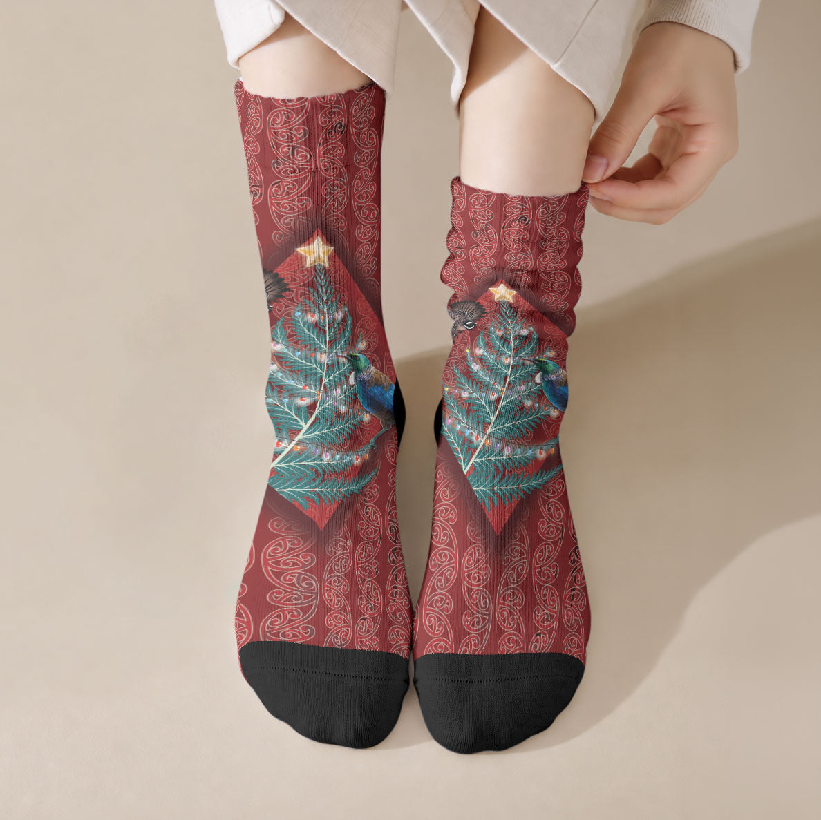 Aotearoa Maori Mangopare Meri Kirihimete Crew Socks Christmas Fern LT7 Crew Socks Red - Polynesian Pride