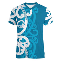 Azure Blue Maori Women V-Neck T-Shirt Koru Kowhaiwhai - Polynesian Pride