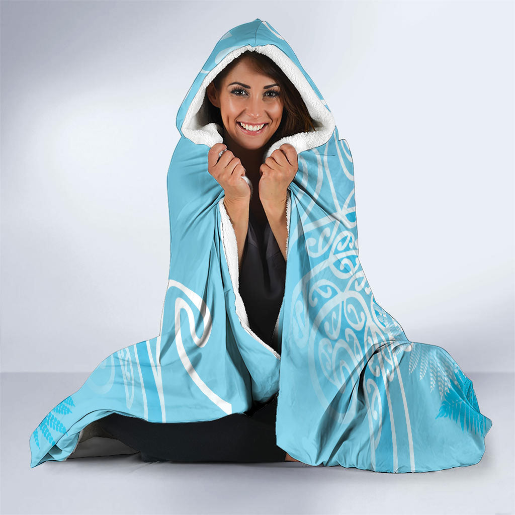 Aotearoa Maori Koru Curves Hooded Blanket Silver Ferns - Turquoise