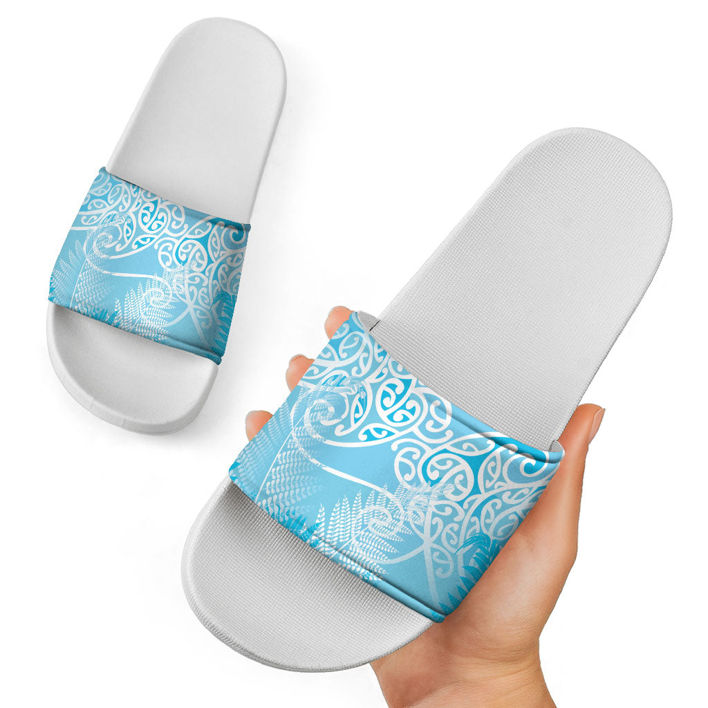 Aotearoa Maori Koru Curves Slide Sandals Silver Ferns - Turquoise