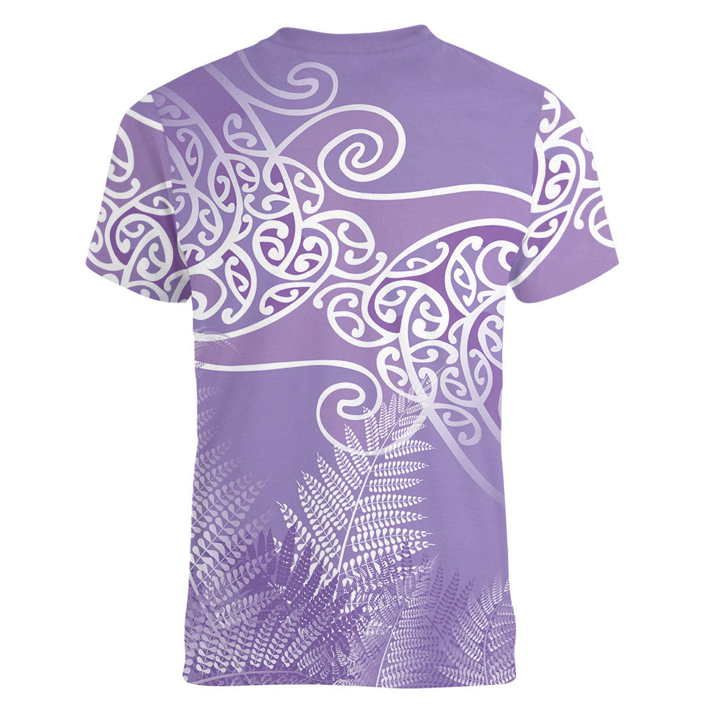 Aotearoa Maori Koru Curves Women V-Neck T-Shirt Silver Ferns - Amethyst