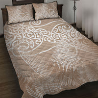 Aotearoa Maori Koru Curves Quilt Bed Set Silver Ferns - Mocha