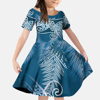 Aotearoa Maori Koru Curves Family Matching Off Shoulder Maxi Dress and Hawaiian Shirt Silver Ferns - Navy Blue LT7 Daughter's Dress Navy Blue - Polynesian Pride