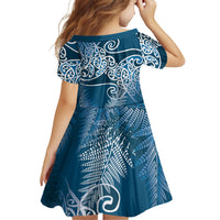 Aotearoa Maori Koru Curves Family Matching Off Shoulder Maxi Dress and Hawaiian Shirt Silver Ferns - Navy Blue LT7 - Polynesian Pride