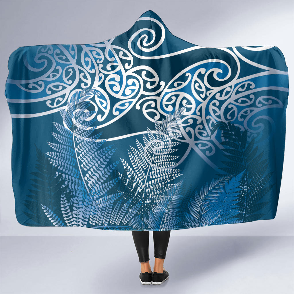 Aotearoa Maori Koru Curves Hooded Blanket Silver Ferns - Navy Blue