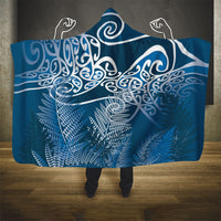 Aotearoa Maori Koru Curves Hooded Blanket Silver Ferns - Navy Blue