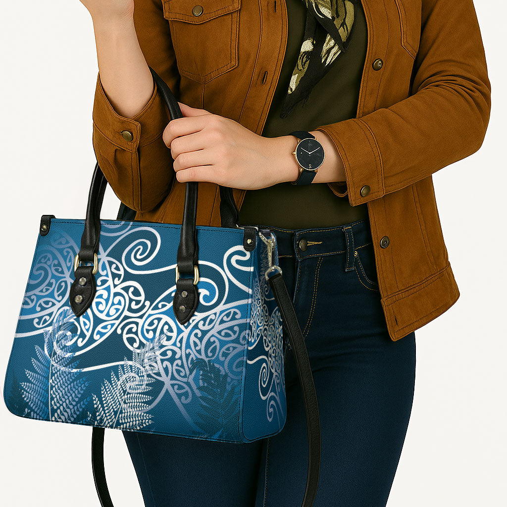 Aotearoa Maori Koru Curves Leather Bag Silver Ferns - Navy Blue