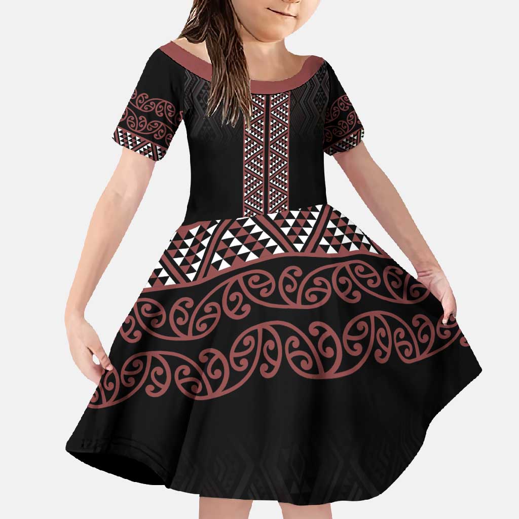 Maori Taniko Patterns Family Matching Off Shoulder Maxi Dress and Hawaiian Shirt Brown Niho Taniwha Mix Paatiki Motifs LT7 Daughter's Dress Brown - Polynesian Pride