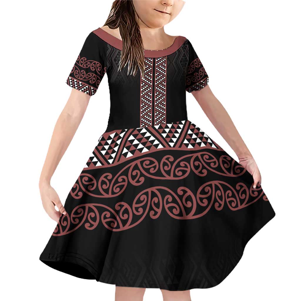 Maori Taniko Patterns Family Matching Off Shoulder Short Dress and Hawaiian Shirt Brown Niho Taniwha Mix Paatiki Motifs LT7 Daughter's Dress Brown - Polynesian Pride