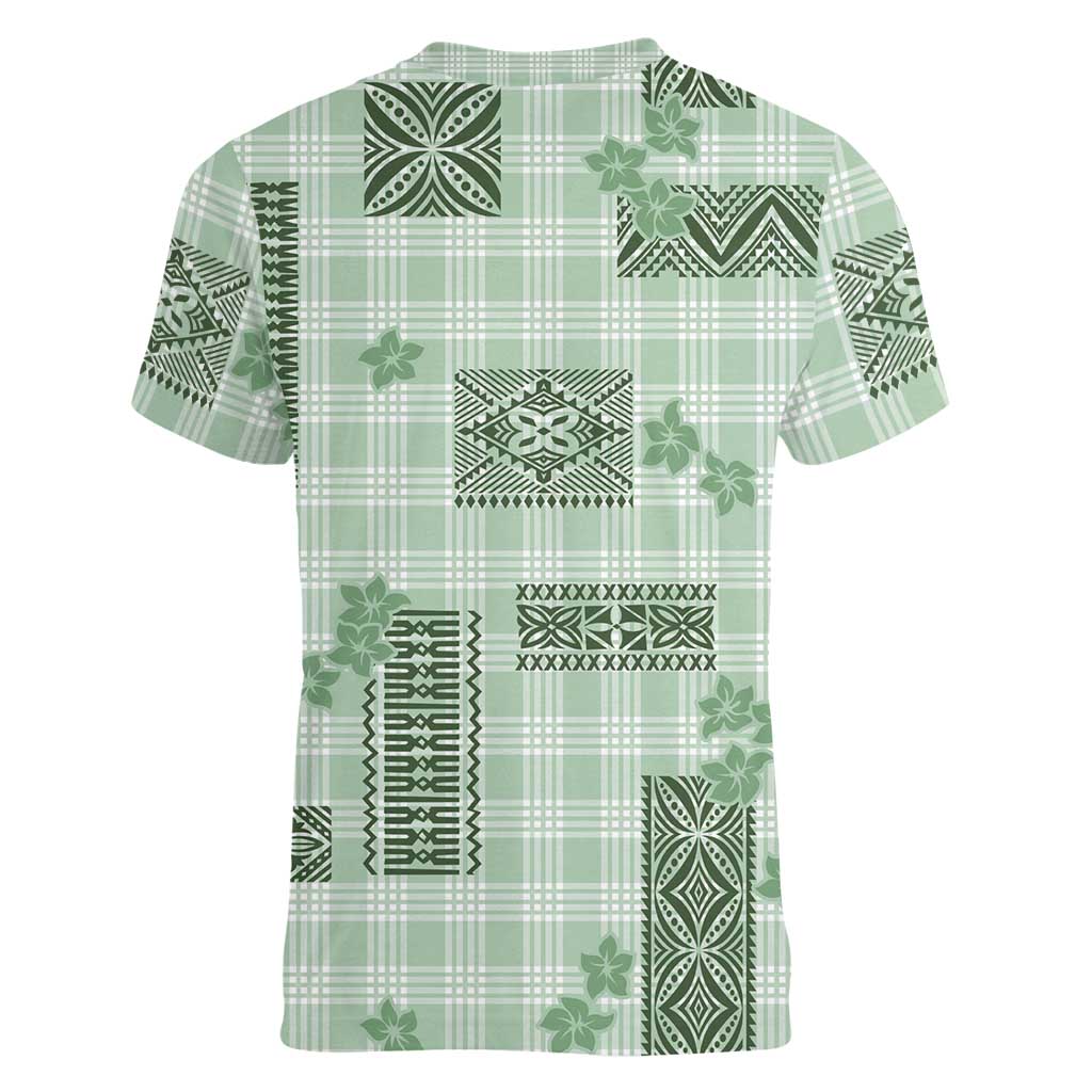 Hawaiian Quilt Tapa On Pastel Mint Palaka Motifs Women V-Neck T-Shirt