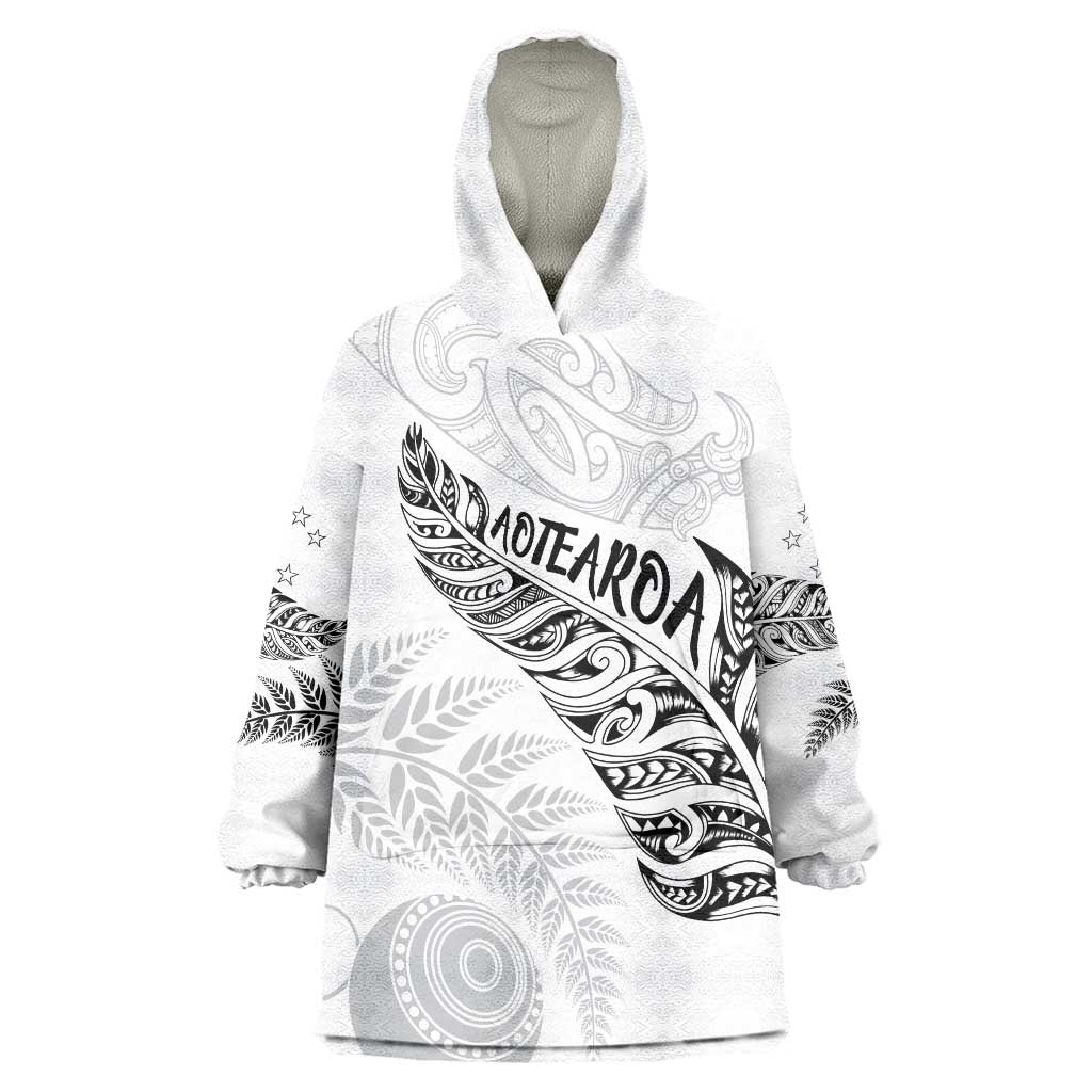 Aotearoa Personalized Lawn Bowls Maori Wearable Blanket Hoodie New Zealand White Tribal Silver Fern LT7 One Size White - Polynesian Pride