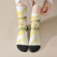 Samoa Moso'oi Flowers Tatau Crew Socks Festive Golden White LT7 Crew Socks Gold - Polynesian Pride