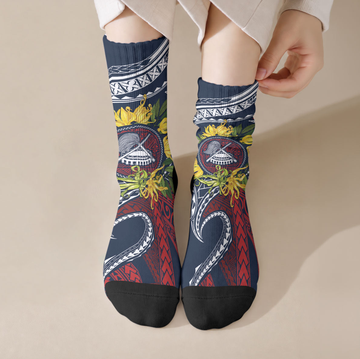 Samoa Moso'oi Flowers Tatau Crew Socks Festive National Color LT7 Crew Socks Blue Red - Polynesian Pride