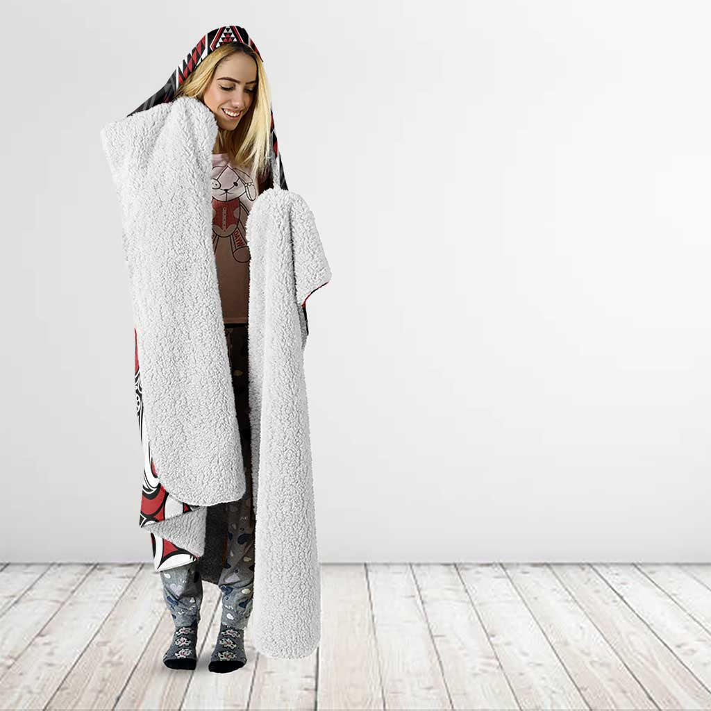 Maori Tukutuku Taniko Motifs Hooded Blanket Red Poutama Mix Kowhaiwhai