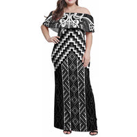 Maori Tukutuku Taniko Motifs Family Matching Off Shoulder Maxi Dress and Hawaiian Shirt Black Poutama Mix Kowhaiwhai LT7 Mom's Dress Black - Polynesian Pride