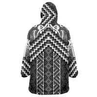 Maori Tukutuku Taniko Motifs Wearable Blanket Hoodie Black Poutama Mix Kowhaiwhai LT7 - Polynesian Pride
