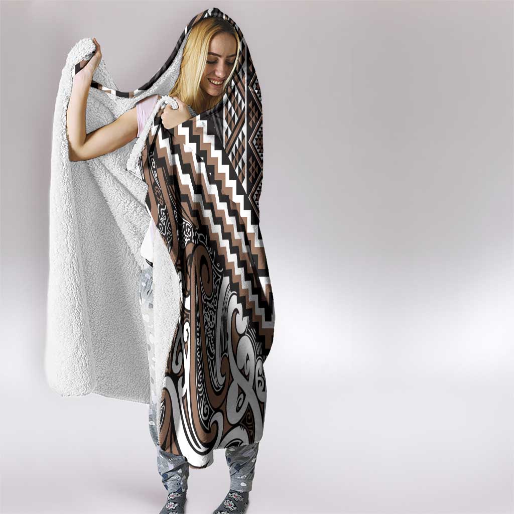Maori Tukutuku Taniko Motifs Hooded Blanket Brown Poutama Mix Kowhaiwhai