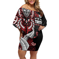 Aotearoa Toitu Te Tiriti Family Matching Off Shoulder Short Dress and Hawaiian Shirt Whakairo Wheku LT7 Mom's Dress Black - Polynesian Pride