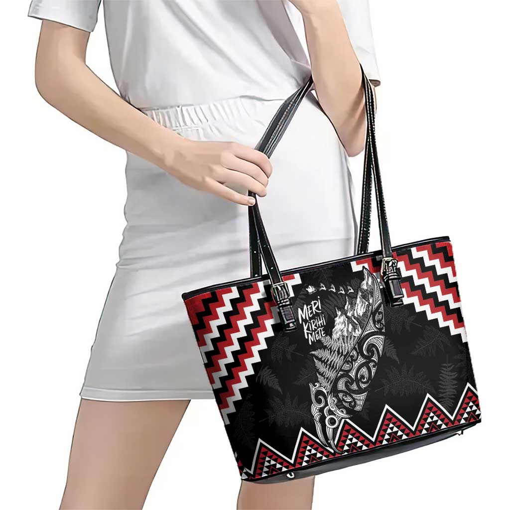 New Zealand Christmas Taniko Poutama Leather Tote Bag Mountainscape Maori Fern - Polynesian Pride