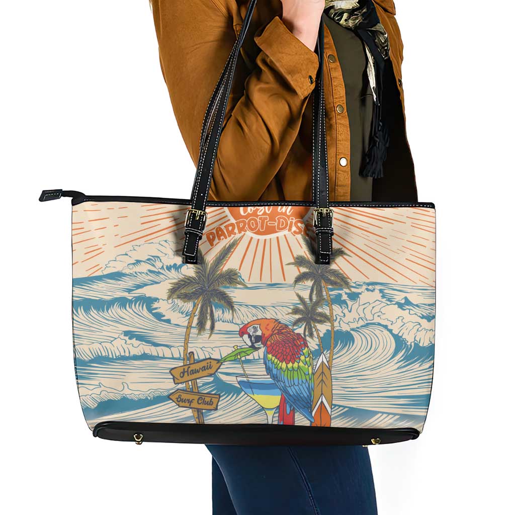 Christmas In July - Hawaii Retro Leather Tote Bag Lost In Parrot-dise