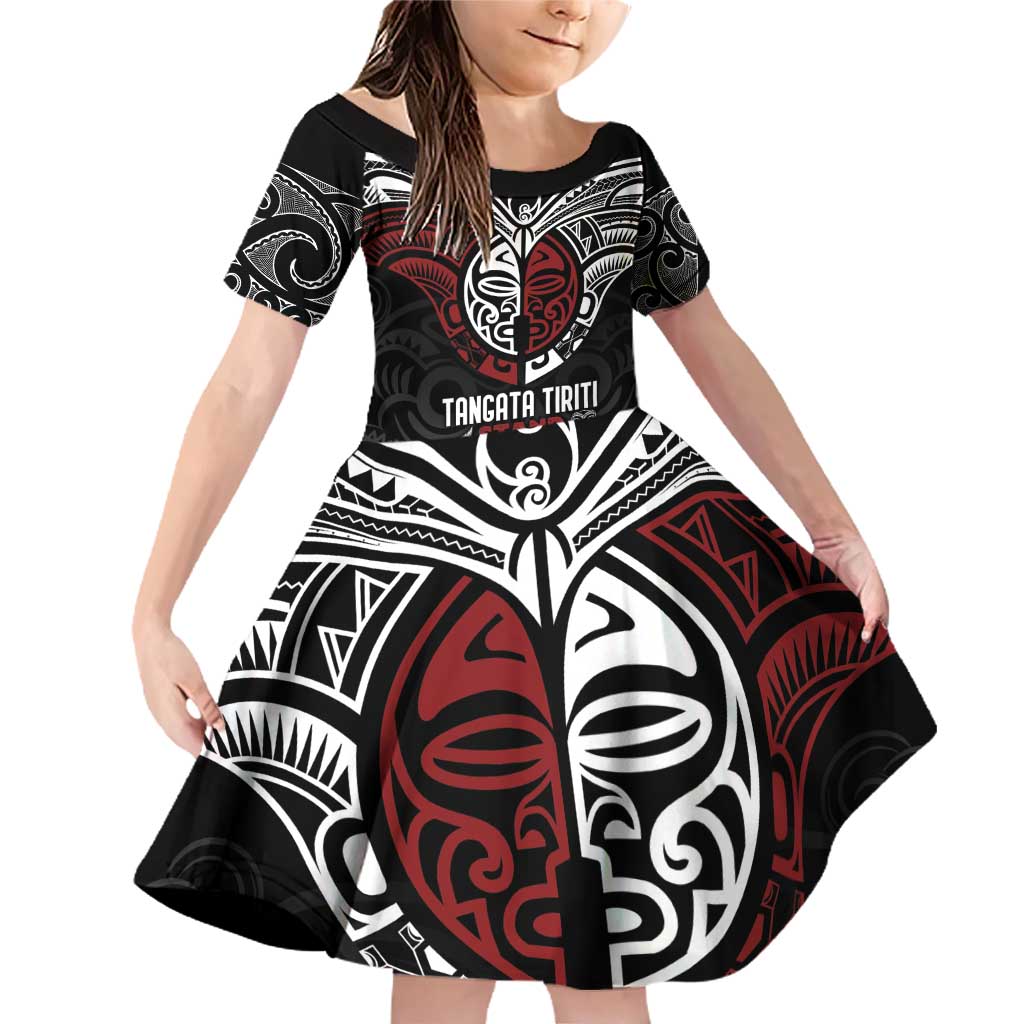 Maori Hongi Toitu Te Tiriti Family Matching Off Shoulder Short Dress and Hawaiian Shirt Tangata Tiriti Stand With Tangata Whenua LT7 Daughter's Dress Black - Polynesian Pride