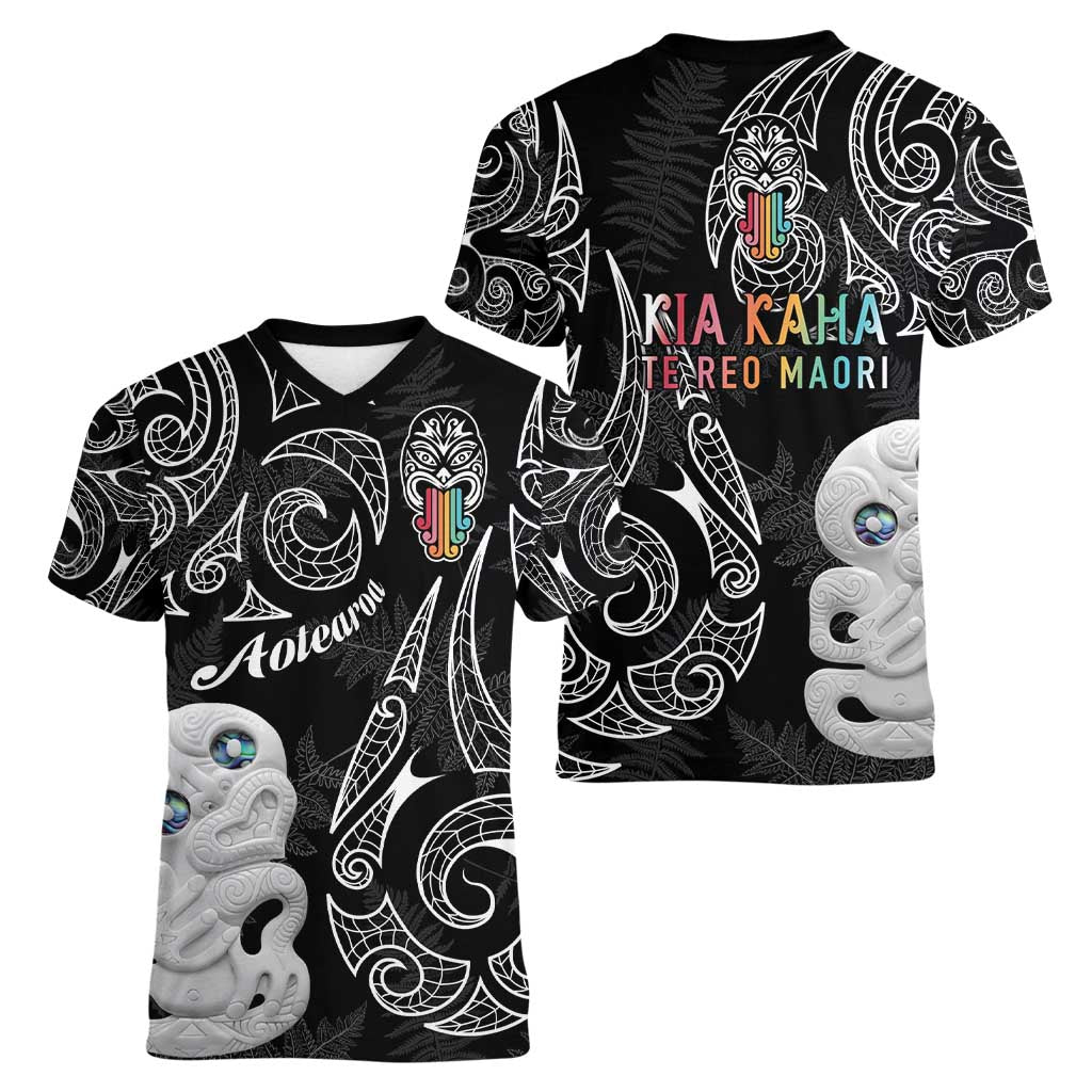 Kia Hara Te reo Maori Women V-Neck T-Shirt Manaia Moko Pattern