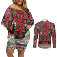 Aotearoa Iwi Tuhoe Couples Matching Off Shoulder Short Dress and Long Sleeve Button Shirt Maori Wharenui House Tribal Pattern LT9 Green Red - Polynesian Pride