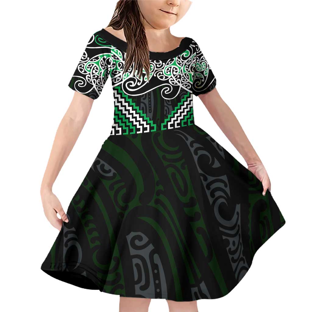 Green Aotearoa Tukutuku Manawa Tapu Family Matching Off Shoulder Short Dress and Hawaiian Shirt Ta Moko Toi Maori LT9 Daughter's Dress Green - Polynesian Pride