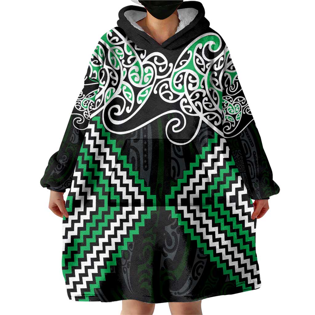 Green Aotearoa Tukutuku Manawa Tapu Wearable Blanket Hoodie Ta Moko Toi Maori LT9 - Polynesian Pride