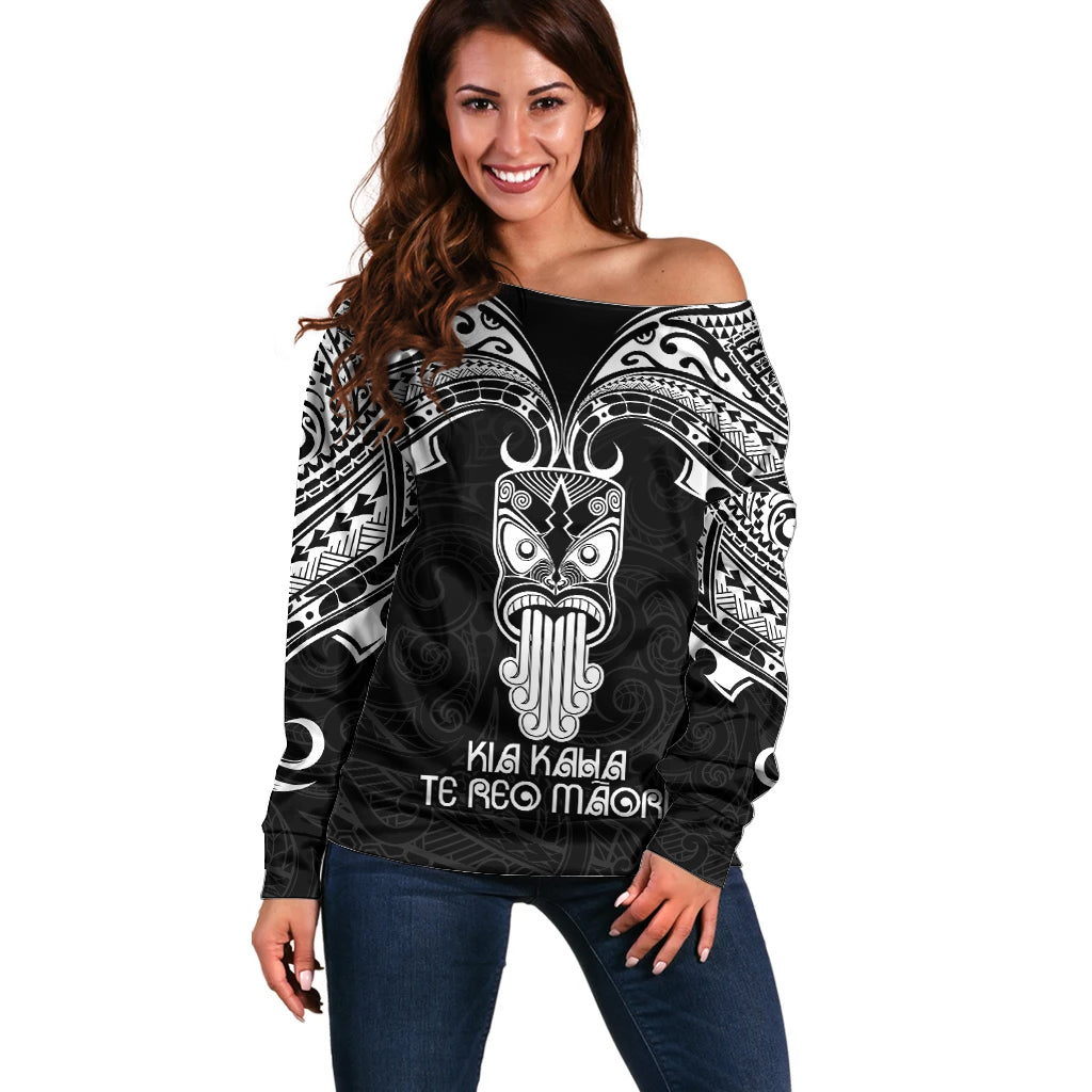 Personalised New Zealand Te Reo Maori Off Shoulder Sweater Kia Kaha Maori Language Week Black Style LT9 Women Black - Polynesian Pride