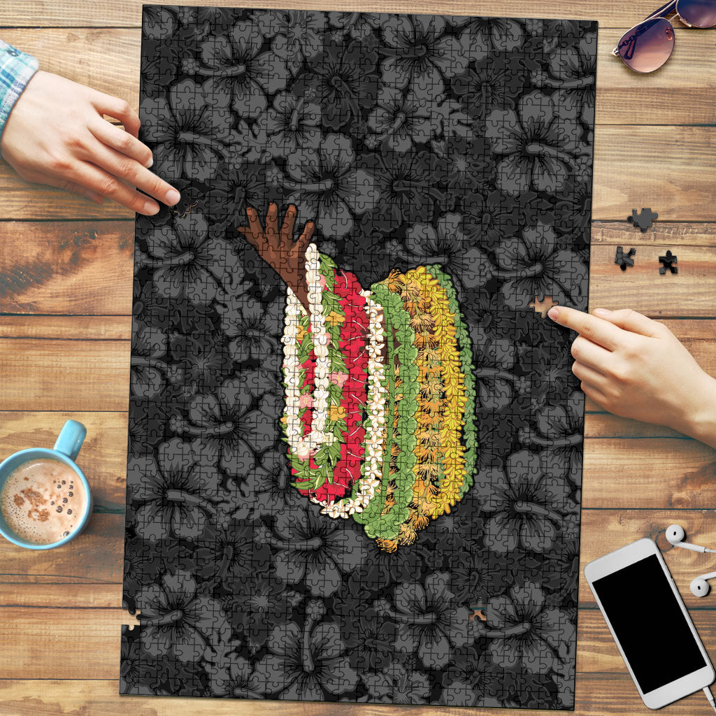 Hawaii Lei Kamehameha Puzzle Ele'ele Seamless Pattern Hibiscus Flower