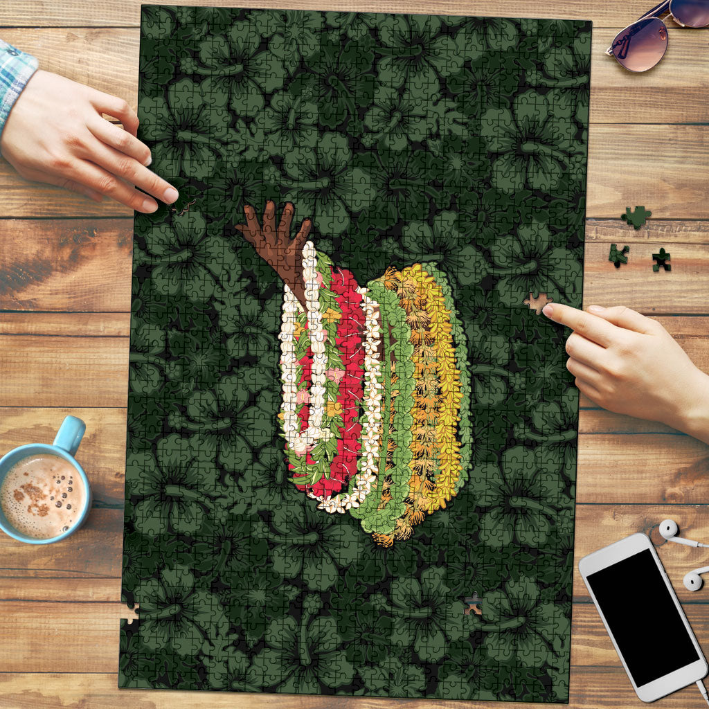 Hawaii Lei Kamehameha Puzzle Oma'oma'o Seamless Pattern Hibiscus Flower