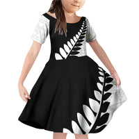 New Zealand Silver Fern Niho Taniwha Family Matching Off Shoulder Short Dress and Hawaiian Shirt LT9 Daughter's Dress Black - Polynesian Pride